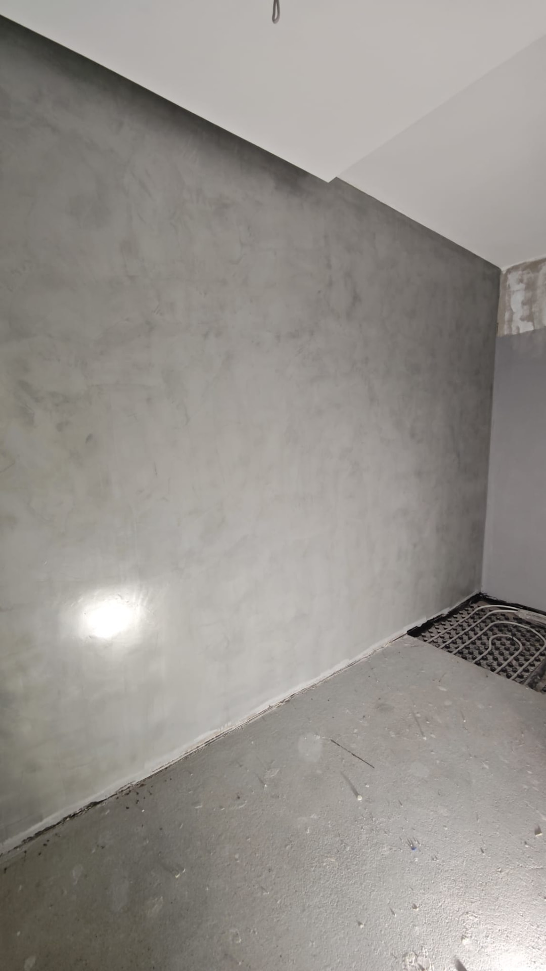 Detalj kontinuirane zidne površine u tehnici Mikrocement (1)
