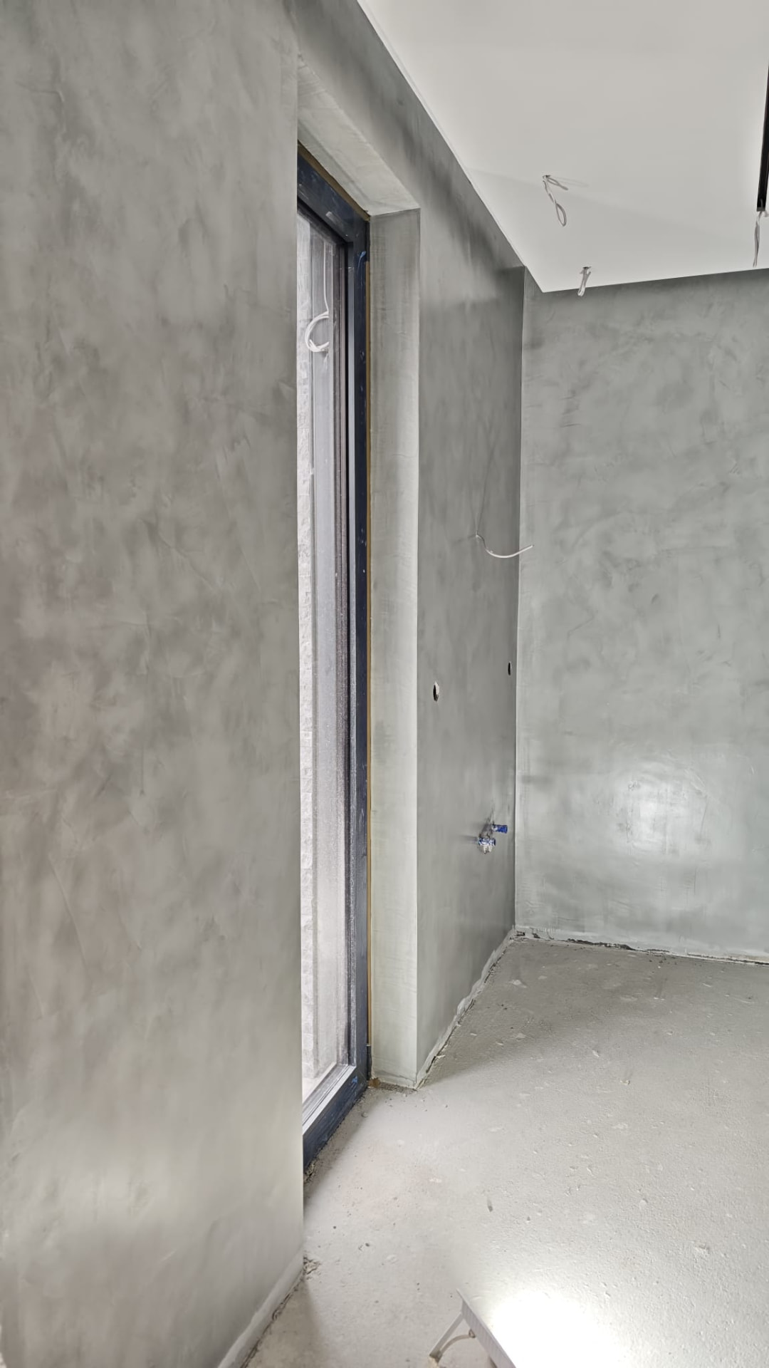 Detalj kontinuirane zidne površine u tehnici Mikrocement (3)